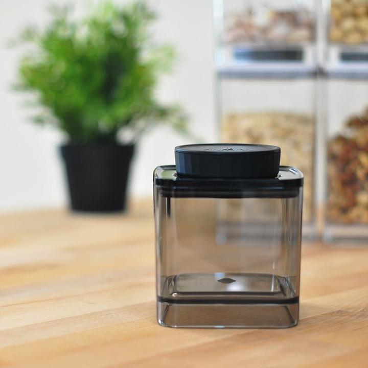 Everlock Turn &amp; Lock Airtight Food Storage Container 0.6L - Caffeine Lab